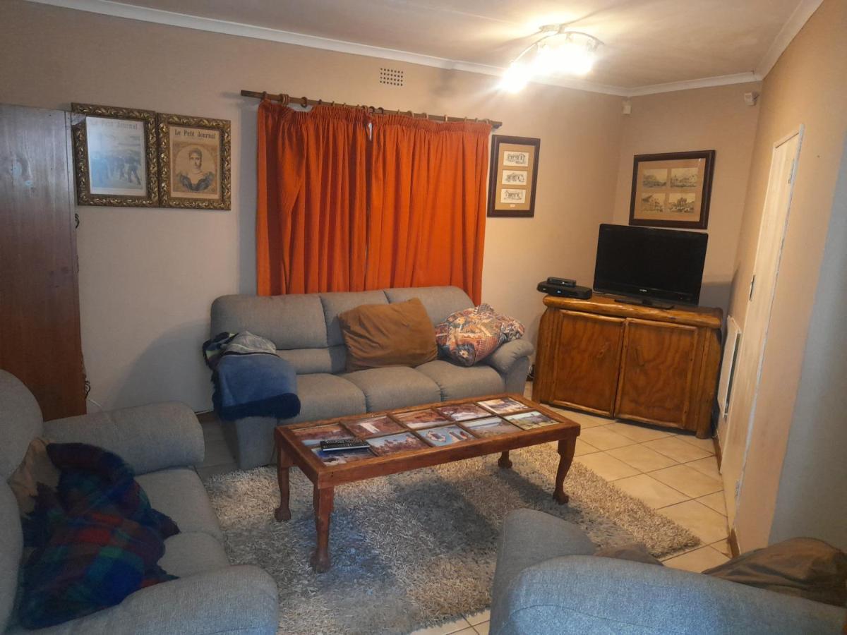 بيت شباب 1322 Backpackers International بريتوريا المظهر الخارجي الصورة
